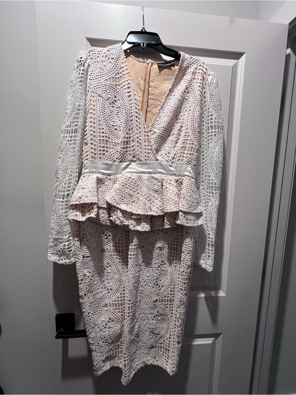 PrettyLittleThing White Lace Peplum Pencil Dress